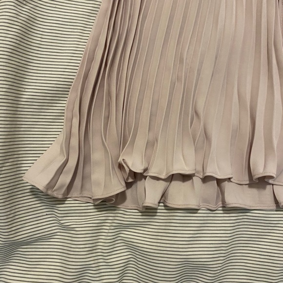 H&M Pleated Skirt - Picture 5 of 6